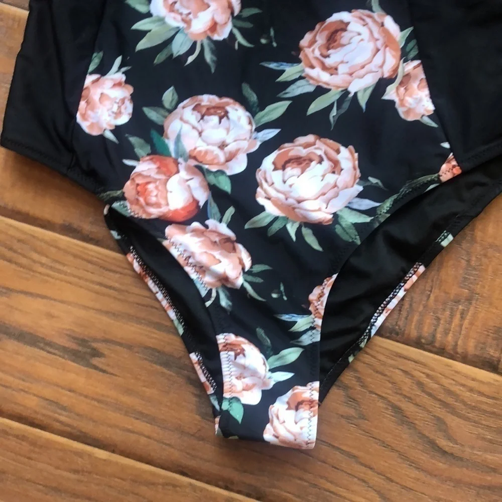 Cupshe Swimsuit - Size Large